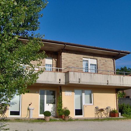 Antica Loggia Hotel Фабриано Екстериор снимка