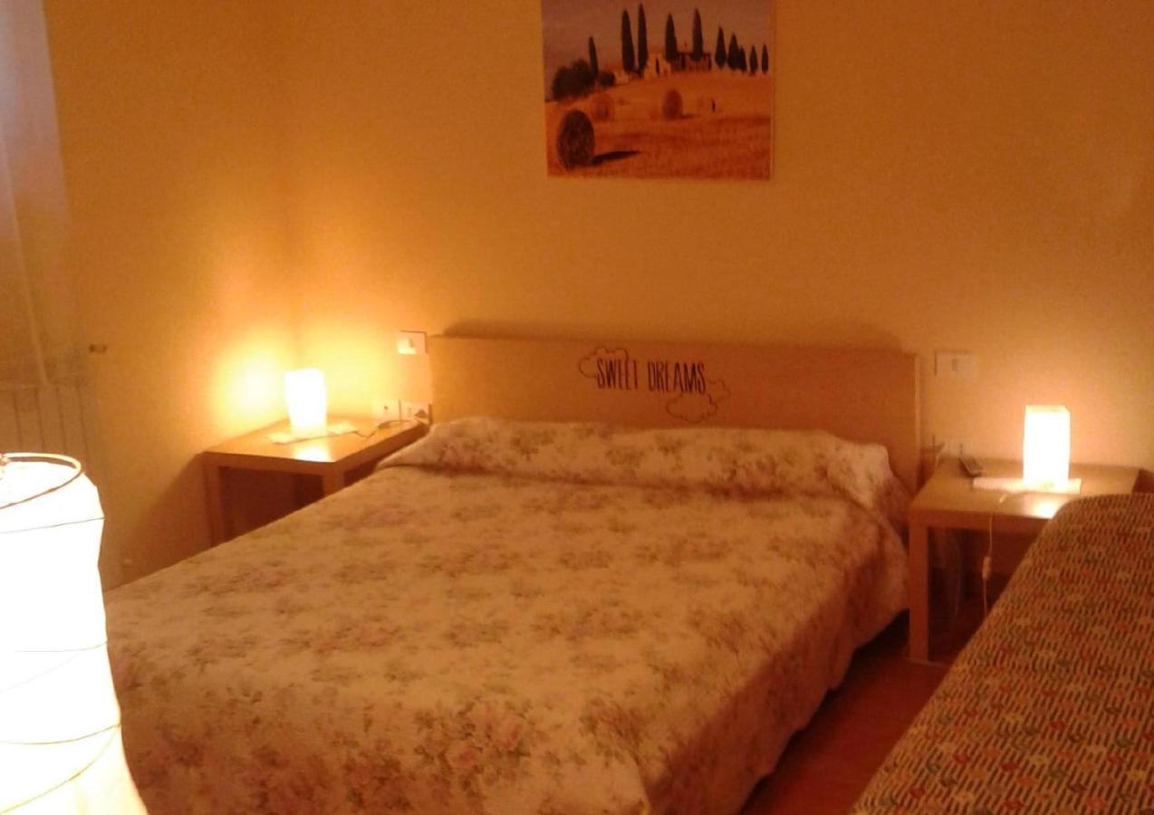 Antica Loggia Hotel Фабриано Екстериор снимка