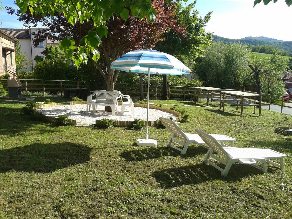 Antica Loggia Hotel Фабриано Екстериор снимка