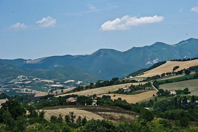 Antica Loggia Hotel Фабриано Екстериор снимка